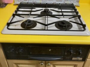 埼玉のキッチン取付け隊　ガスコンロの取替　施工前